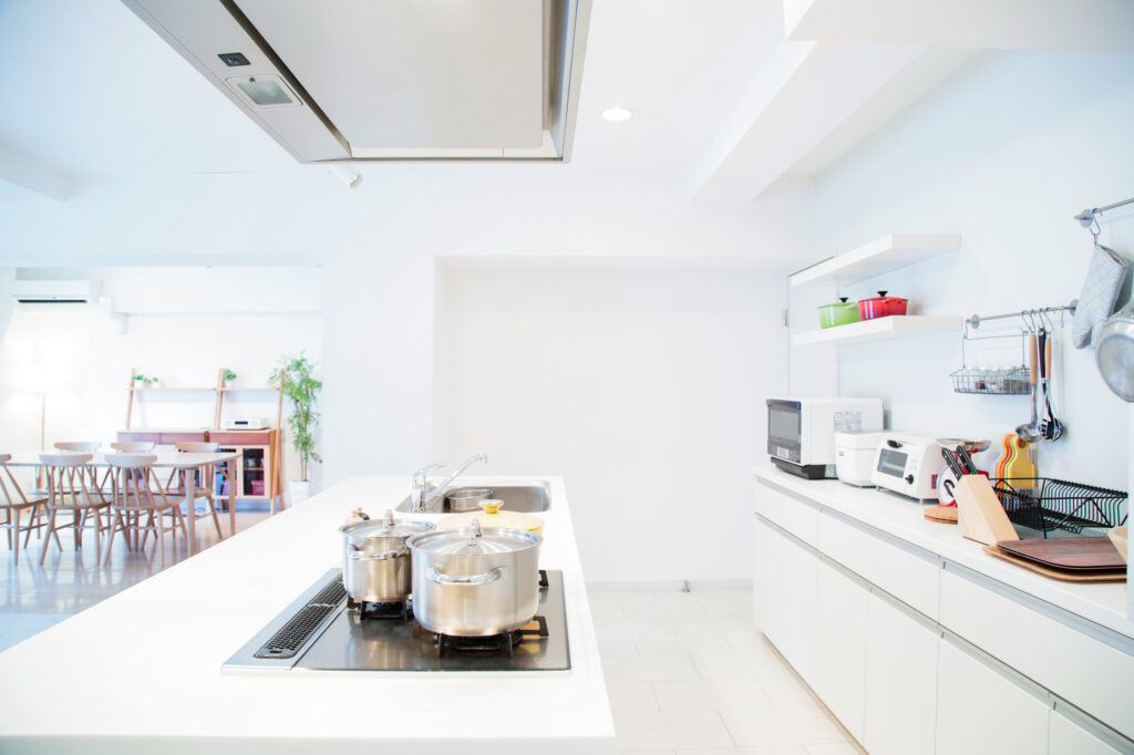 キッチンのレイアウトを変えるリフォーム費用はいくら？メリットと費用を抑えるコツの画像