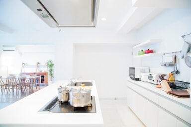 キッチンのレイアウトを変えるリフォーム費用はいくら？メリットと費用を抑えるコツの画像